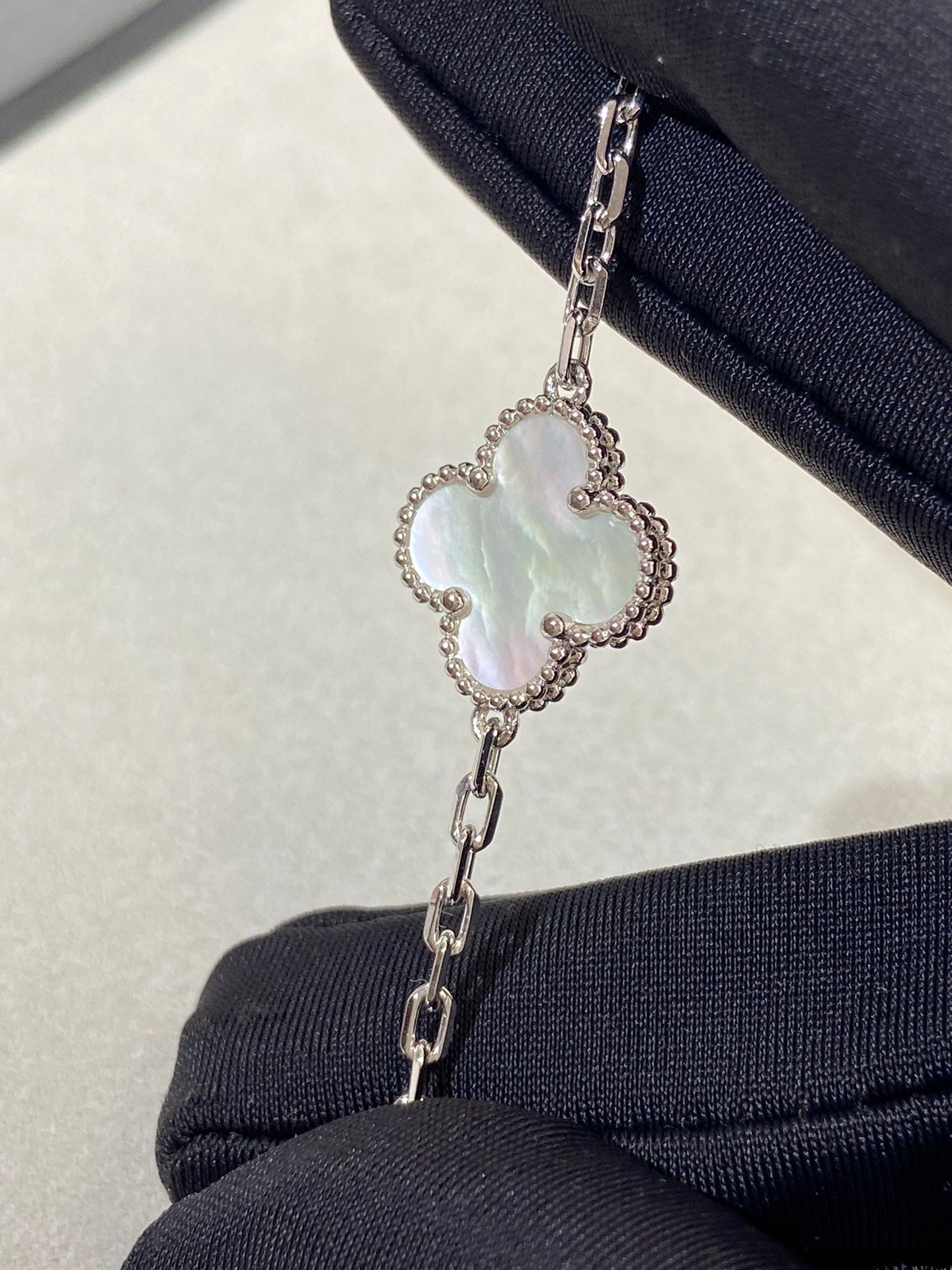 [ECHO ]CLOVER SILVER MOP 5 MOTIF BRACELET
