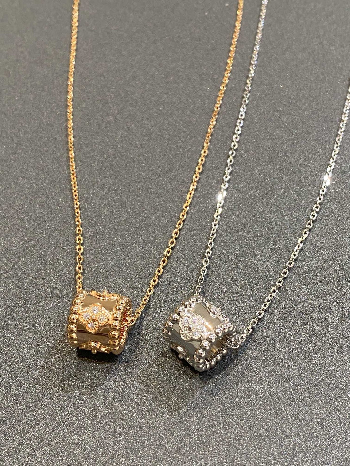 [ECHO ]PERLEE PEDANT SIVLER DIAMOND NECKLACE