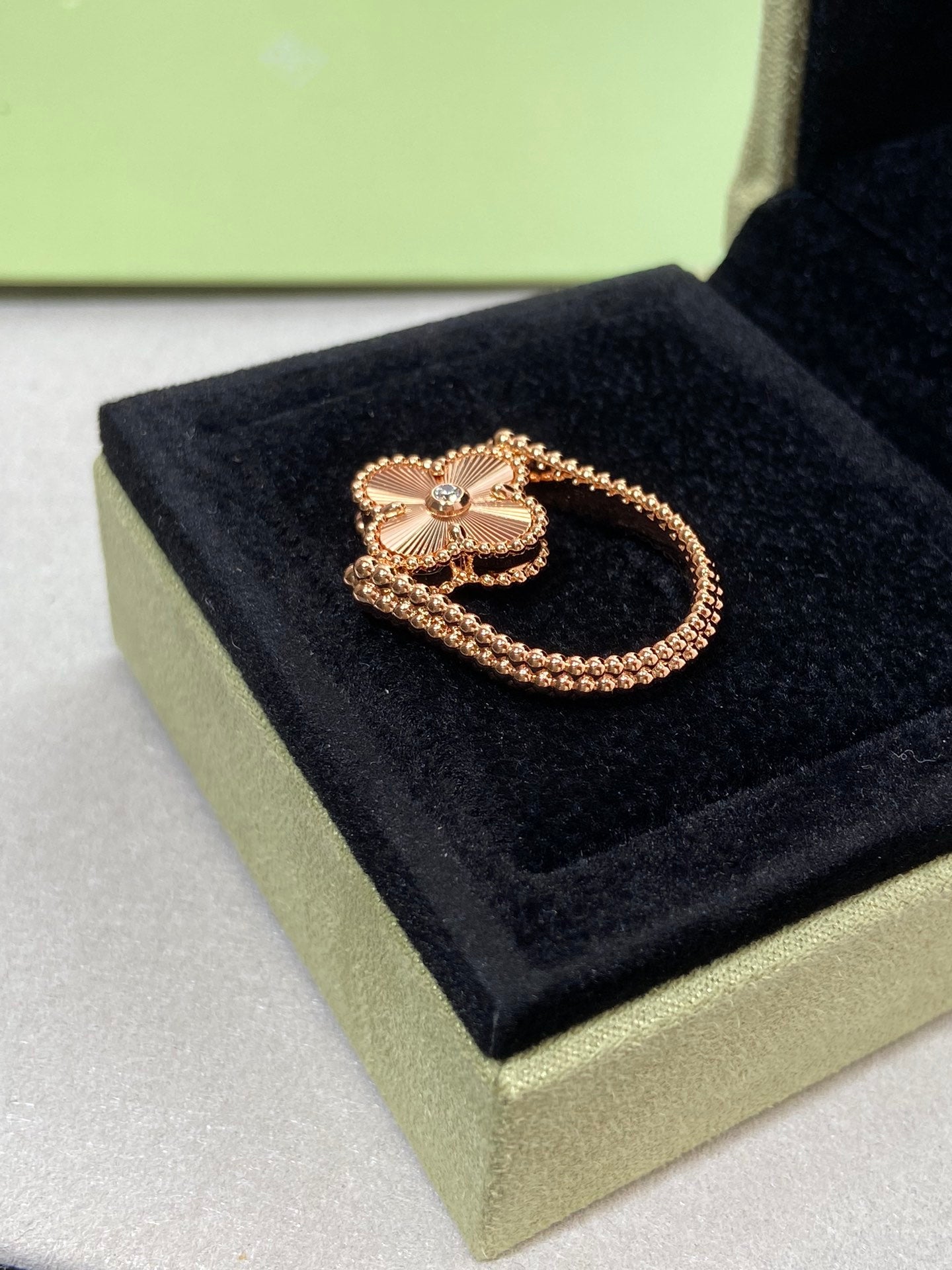[ECHO ]CLOVER RIVERSIBLE PINK GOLD RING