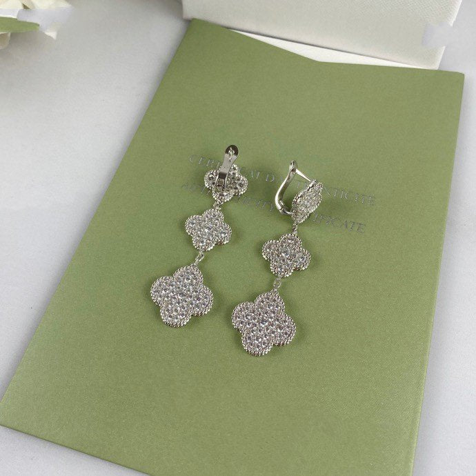 [ECHO ]CLOVER 3 MOTIF DIAMOND SILVER DROP EARRINGS