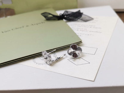 [ECHO ]CLOVER MEDIUM STUD EARRINGS