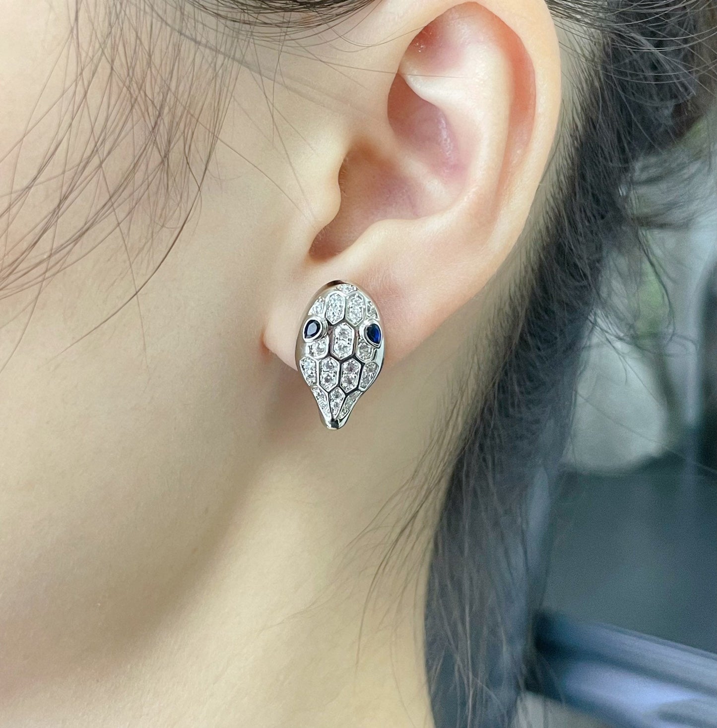 [ECHO ]SERPENT DIAMOND STUD EARRINGS