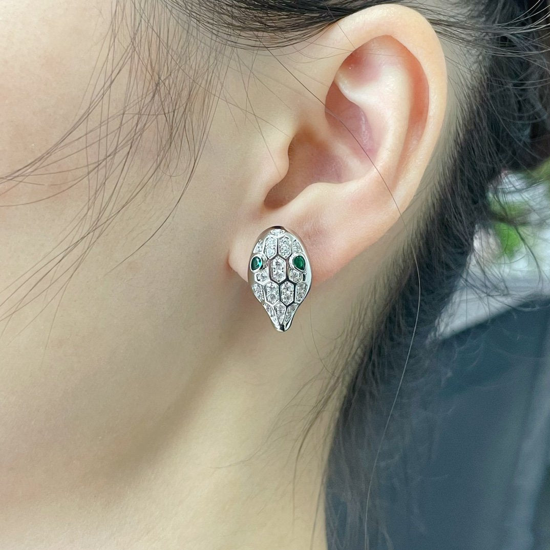 [ECHO ]SERPENT DIAMOND STUD EARRINGS
