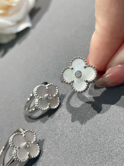 [ECHO ]CLOVER SILVER MOP DIAMOND RING