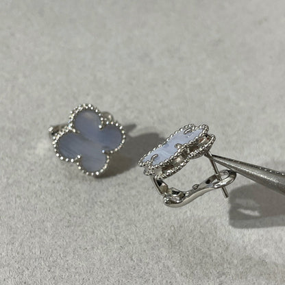 [ECHO ]CLOVER CHALCEDONY SILVER STUD EARRINGS