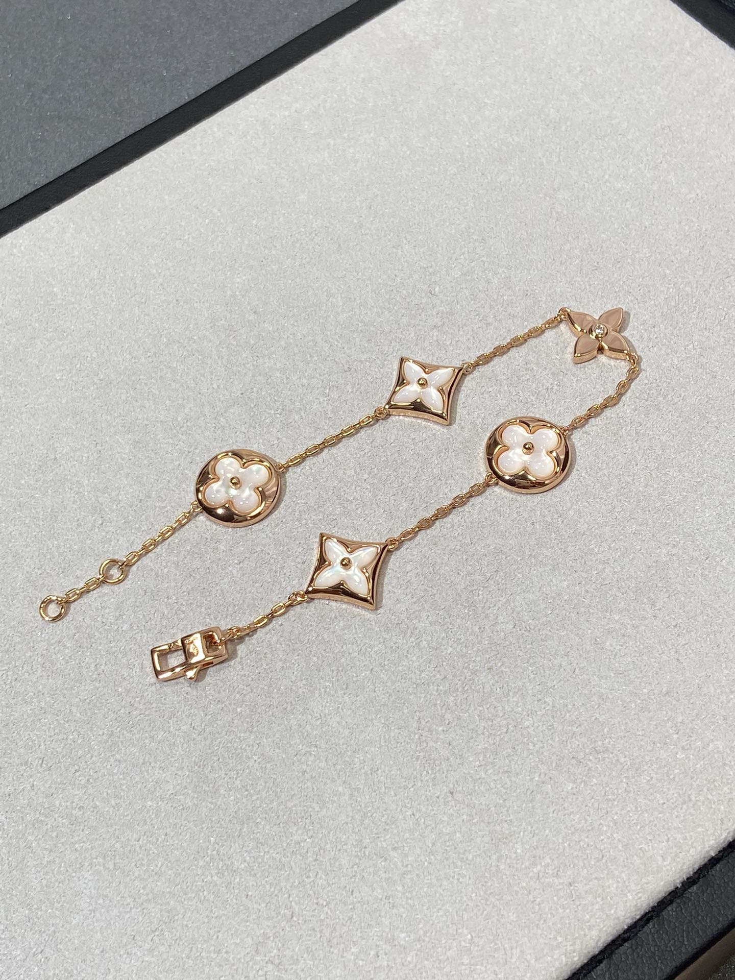 [ECHO ]STAR AND SUN 5 MOTIF MOP PINK GOLD BRACELET