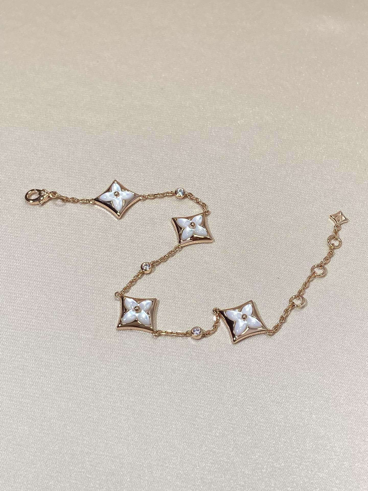 [ECHO ]STAR 4 MOTIF MOP DIAMOND PINK GOLD BRACELET