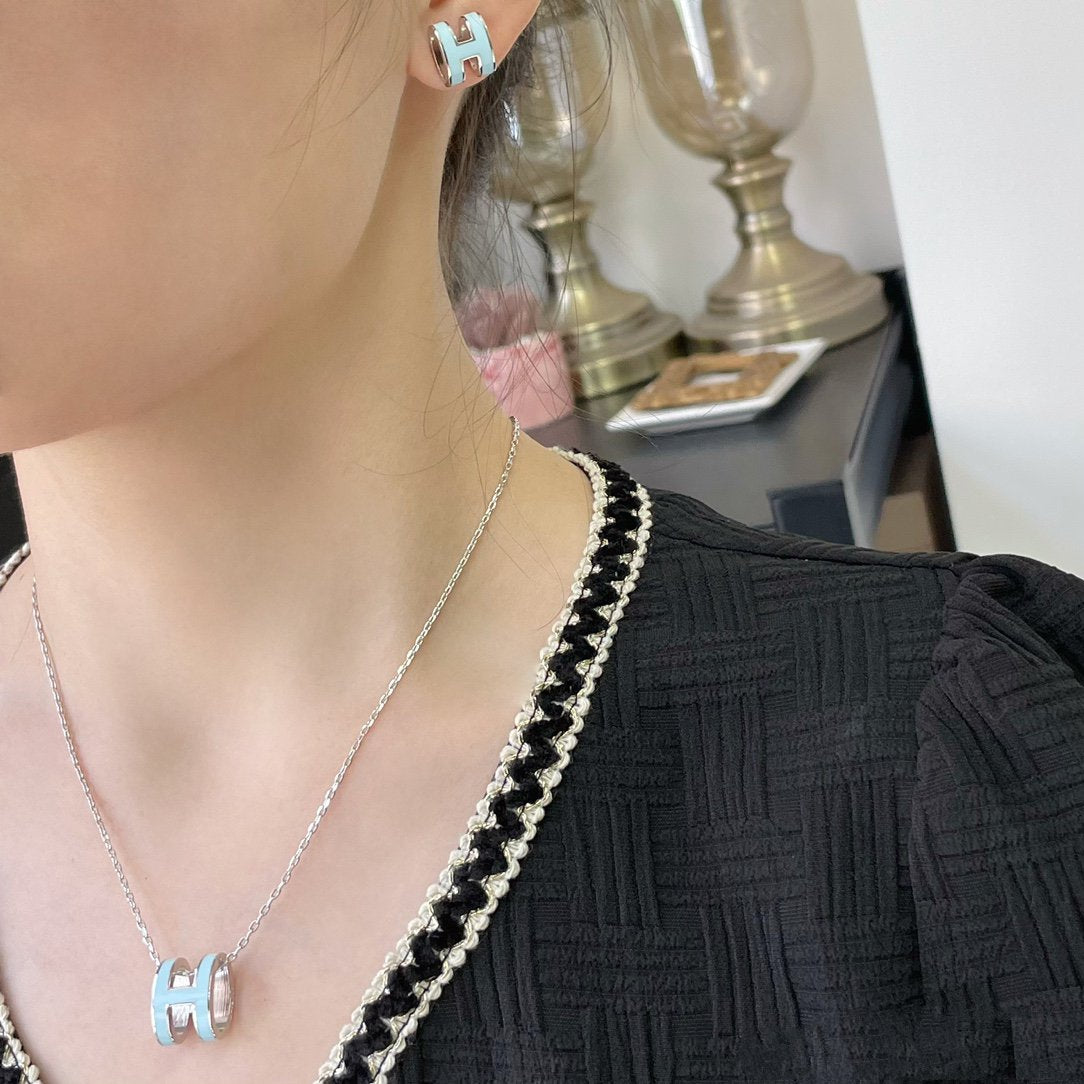 [ECHO ]POP H SKY BLUE NECKLACE
