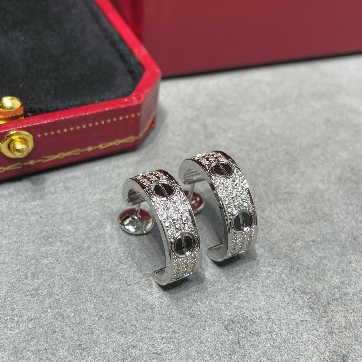 [ECHO ]LOVE CERAMIC DIAMOND PAVED SILVER EARRINGS