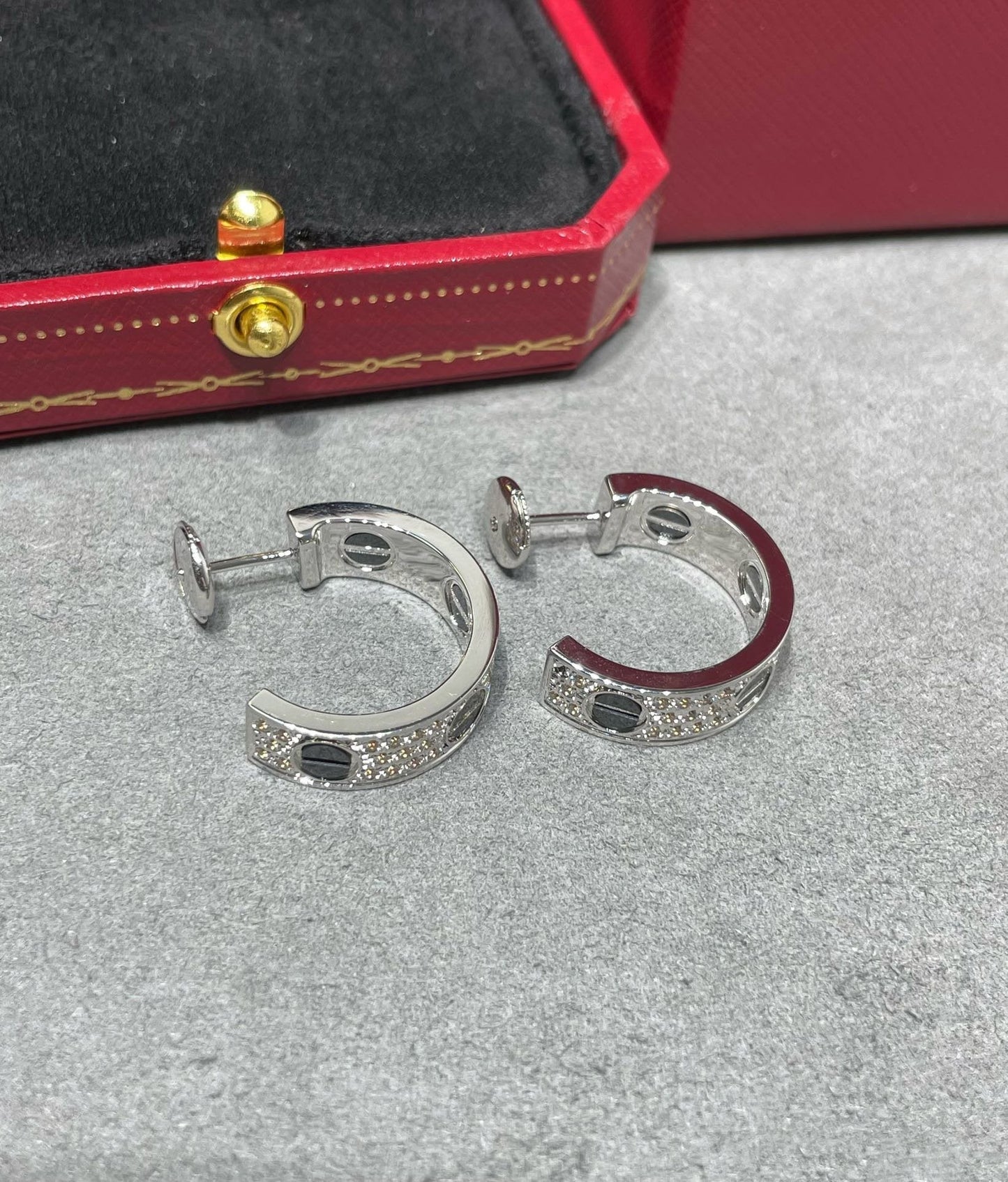 [ECHO ]LOVE CERAMIC DIAMOND PAVED SILVER EARRINGS