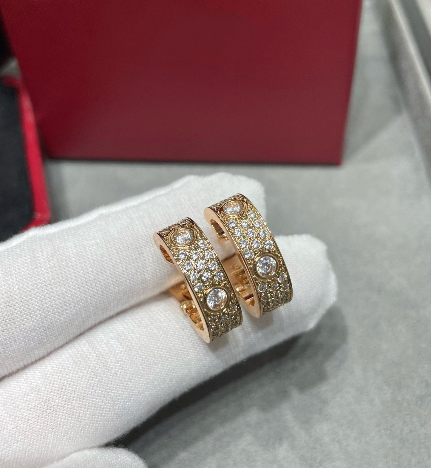 [ECHO ]LOVE 5.5MM DIAMOND PAVED EARRINGS