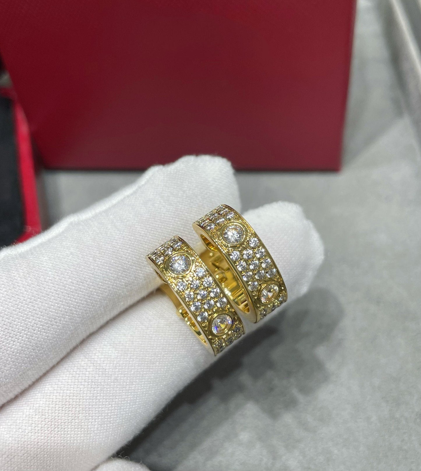 [ECHO ]LOVE 5.5MM DIAMOND PAVED EARRINGS