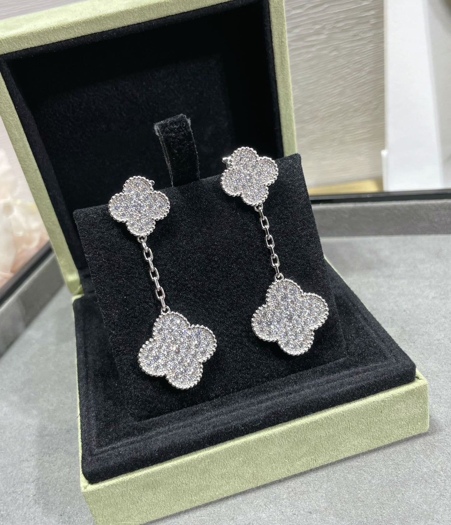[ECHO ]CLOVER 2 MOTIFS DIAMOND PAVED SILVER EARRINGS