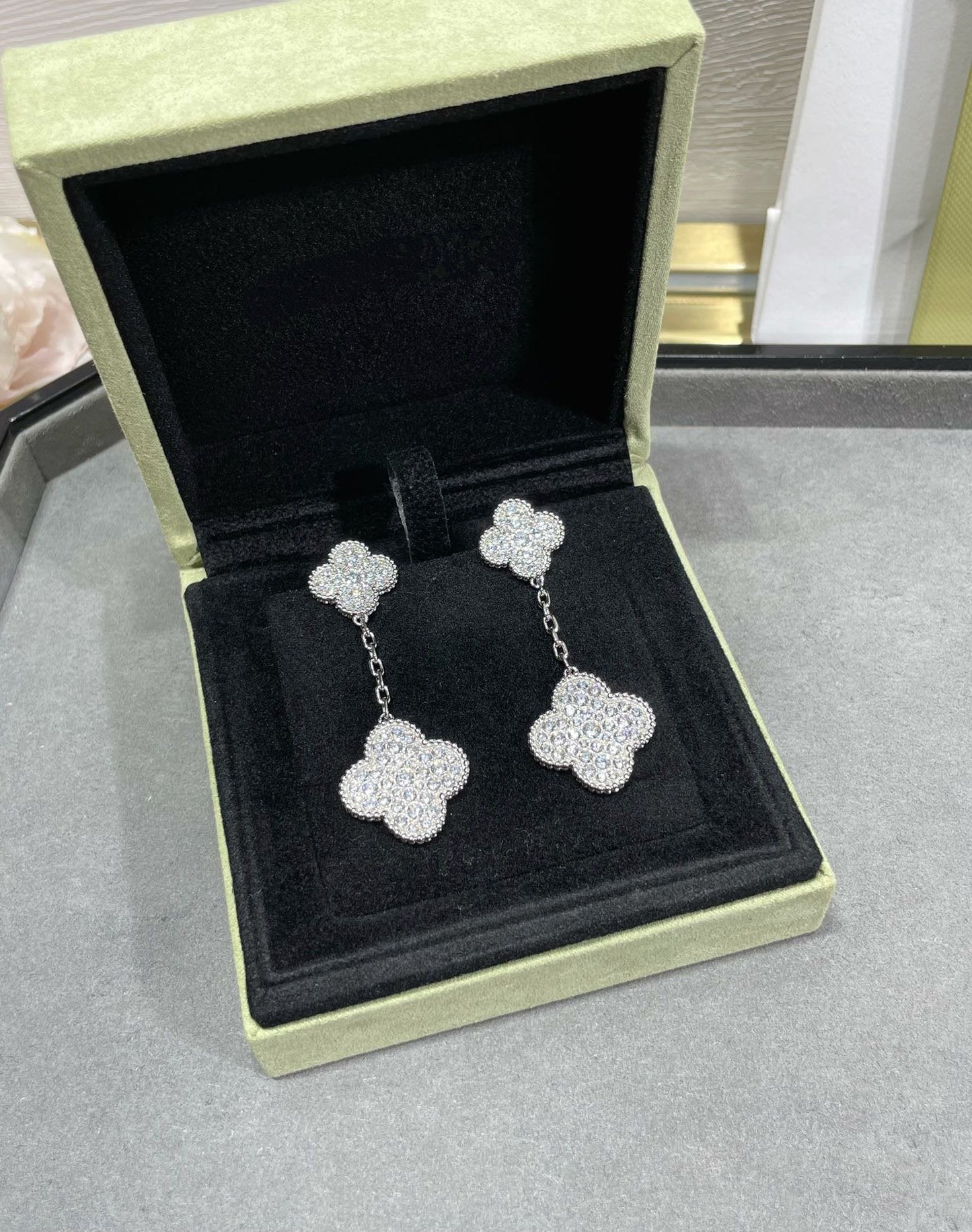 [ECHO ]CLOVER 2 MOTIFS DIAMOND PAVED SILVER EARRINGS