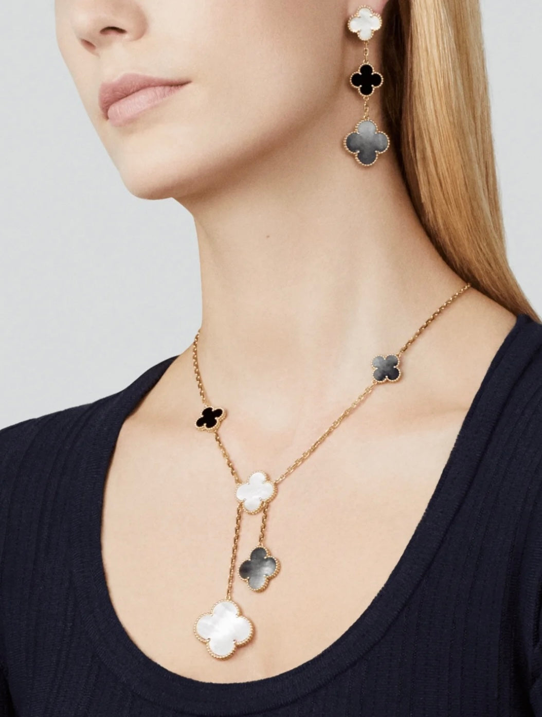 [ECHO ]CLOVER 3 MOTIF MOP ONYX DARK MOP PINK GOLD EARRINGS