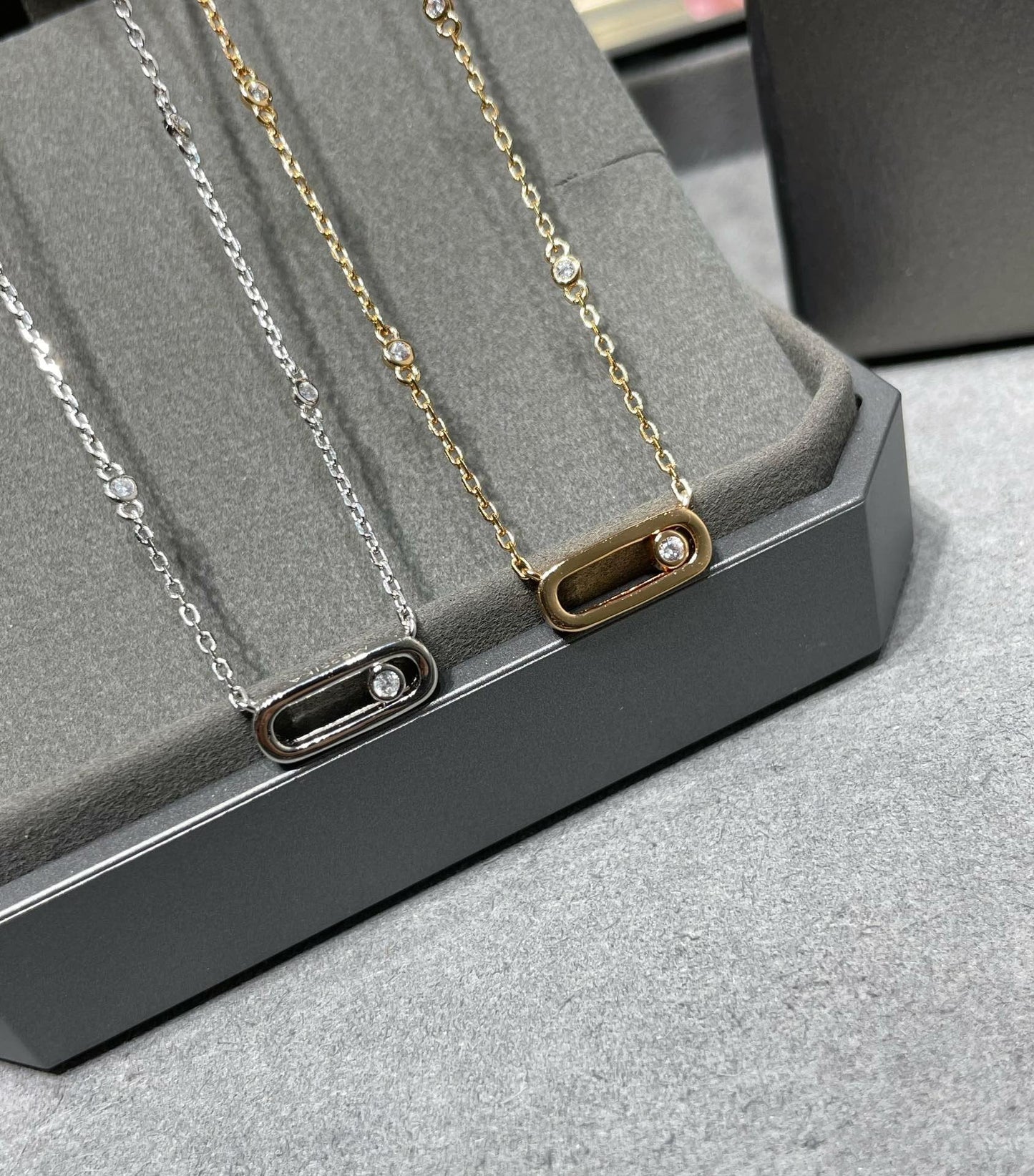 [ECHO]MOVE UNO DIAMOND NECKLACE