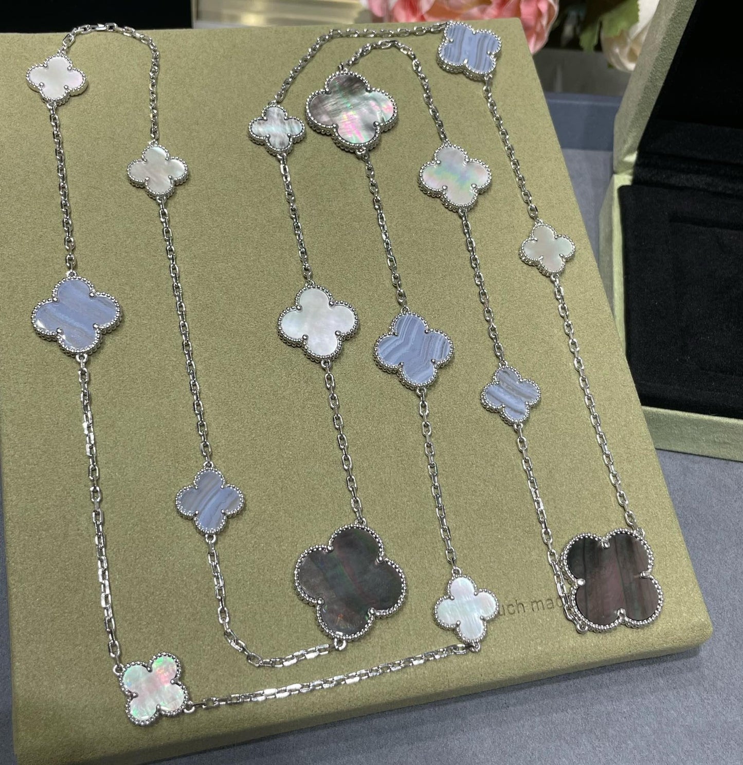 [ECHO ]CLOVER 16 MOTIF CHALCEDONY MOP SILVER NECKLACE