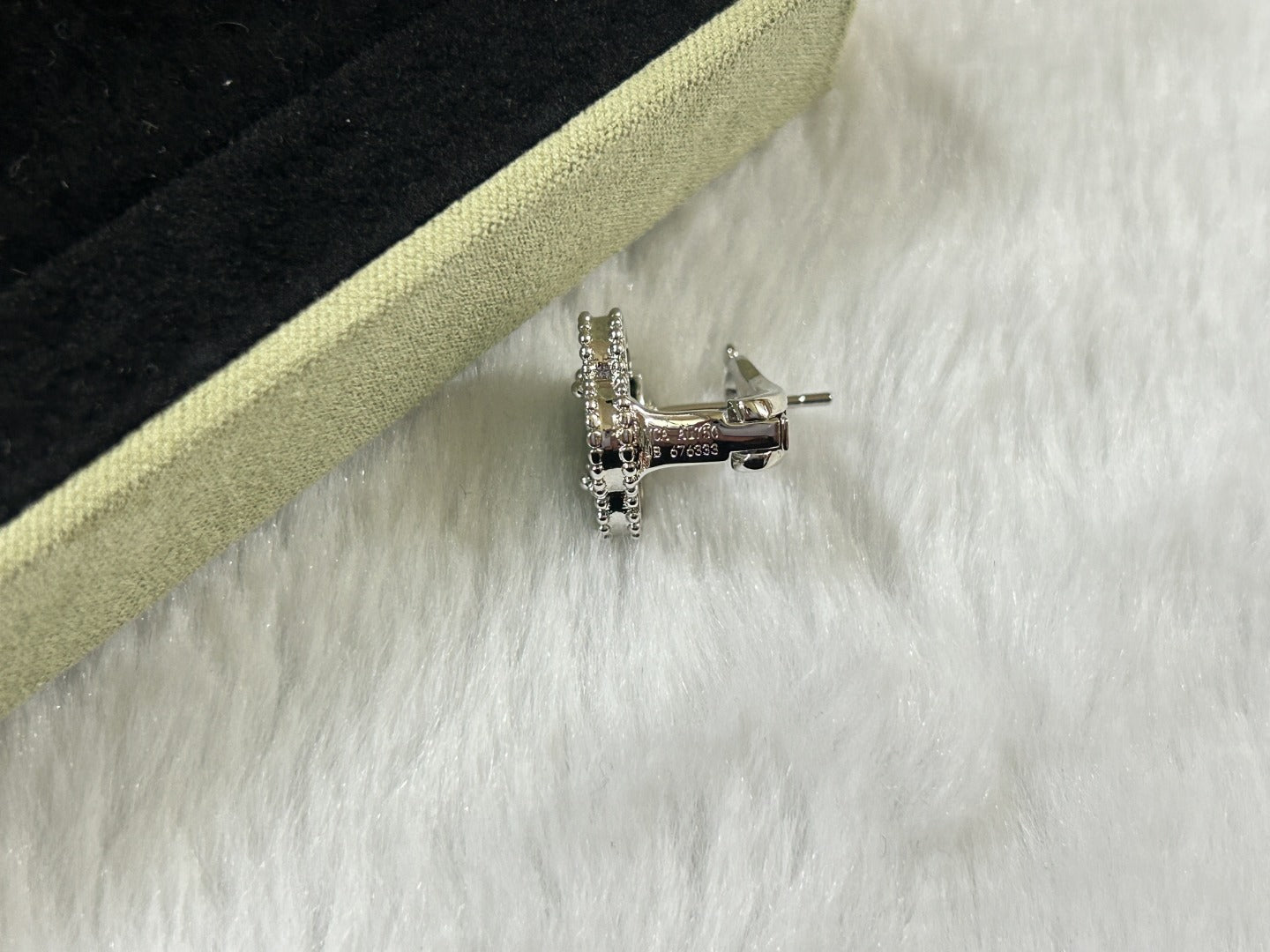 [ECHO ]CLOVER PIETERSITE MEDIUM STUD EARRINGS