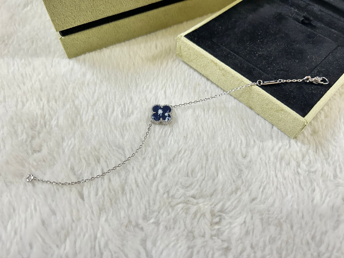 [ECHO ]CLOVER 1 MOTIF PIETERSITE BRACELET