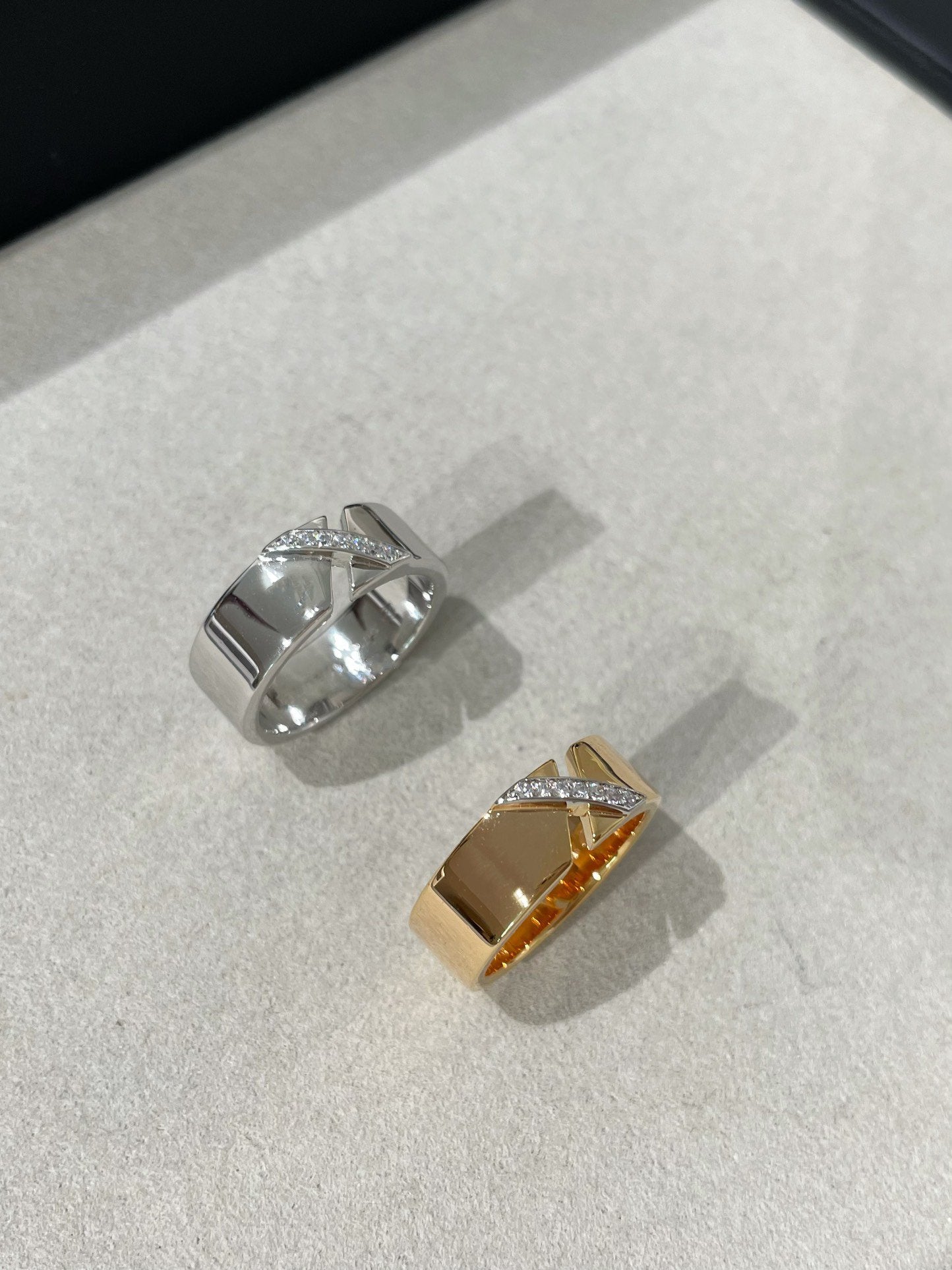 [ECHO ]LIENS EVIDENCE DIAOMOND RING