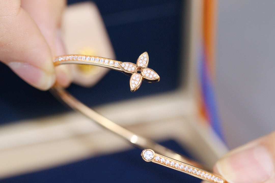 [ECHO ]IDYLLE PINK GOLD OPEN BRACELET DIAMOND PAVED