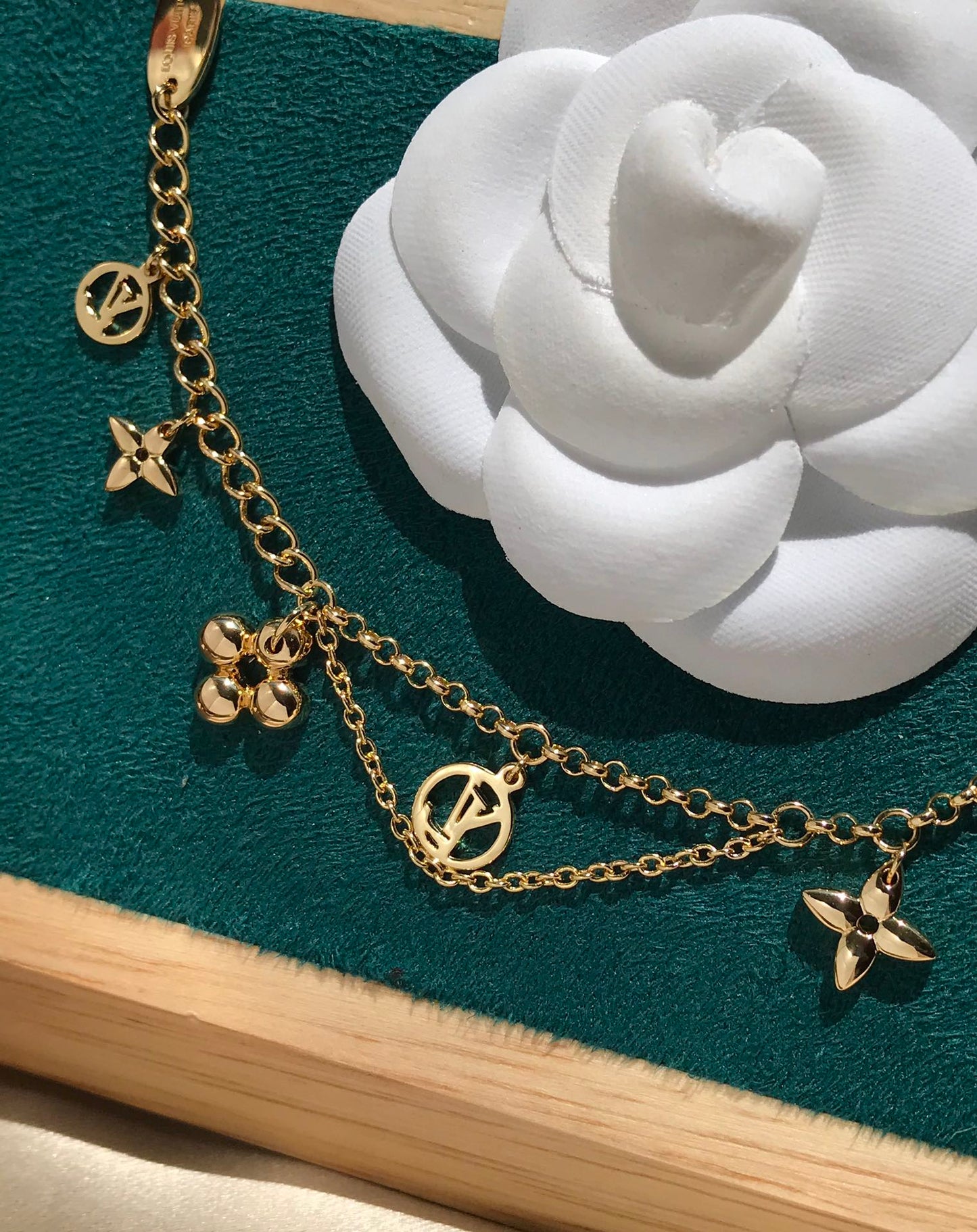 [ECHO ]BLOOMING PINK GOLD MOP BRACELET
