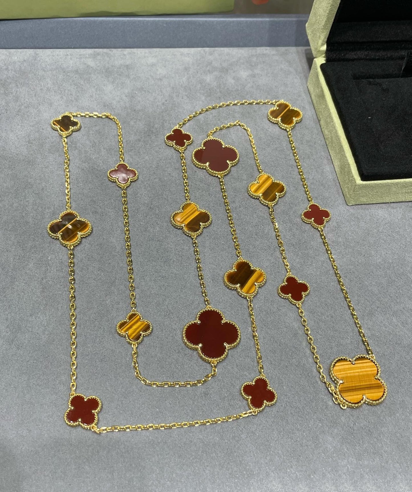 [ECHO ]CLOVER 16 MOTIF CARNELIAN TIGER EYE ROSE GOLD NECKLACE