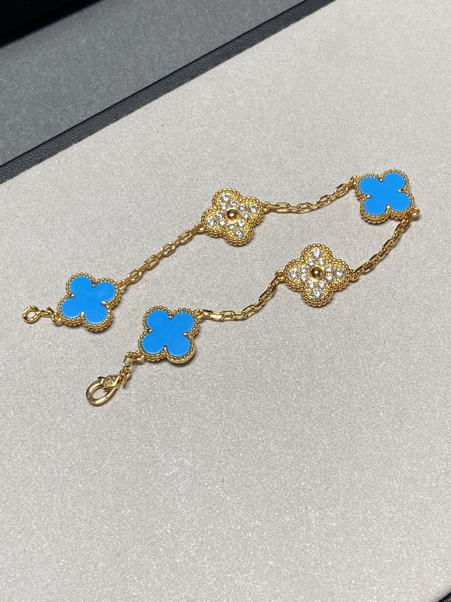 [ECHO ]CLOVER 5 MOTIF BLUE CHALCEDONY DIAMOND GOLD BRACELET