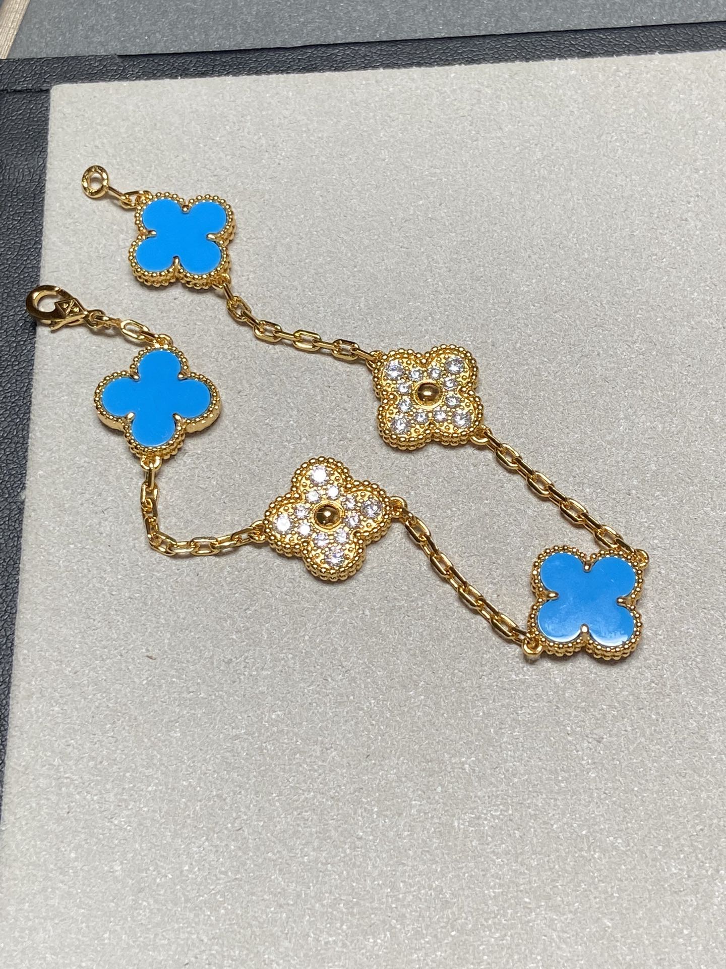 [ECHO ]CLOVER 5 MOTIF BLUE CHALCEDONY DIAMOND GOLD BRACELET