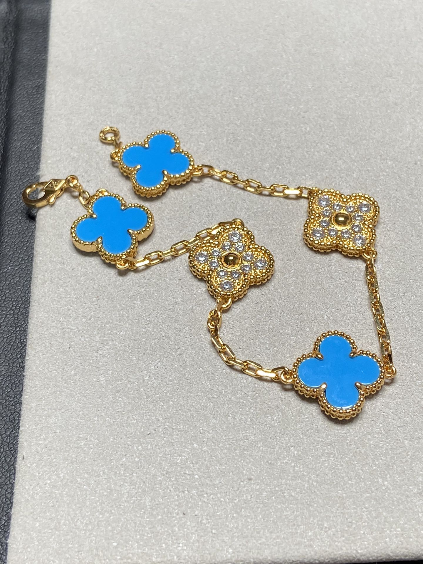 [ECHO ]CLOVER 5 MOTIF BLUE CHALCEDONY DIAMOND GOLD BRACELET