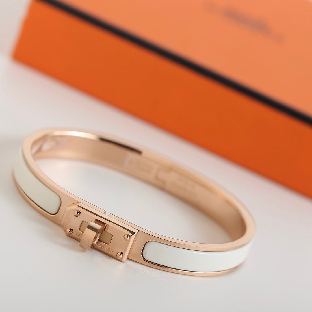 [ECHO ]HM KELLY WHITE BRACELET