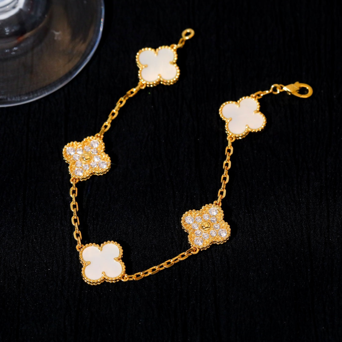[ECHO ]CLOVER BRACELET 5 MOTIF WHITE MOP DIAMOND