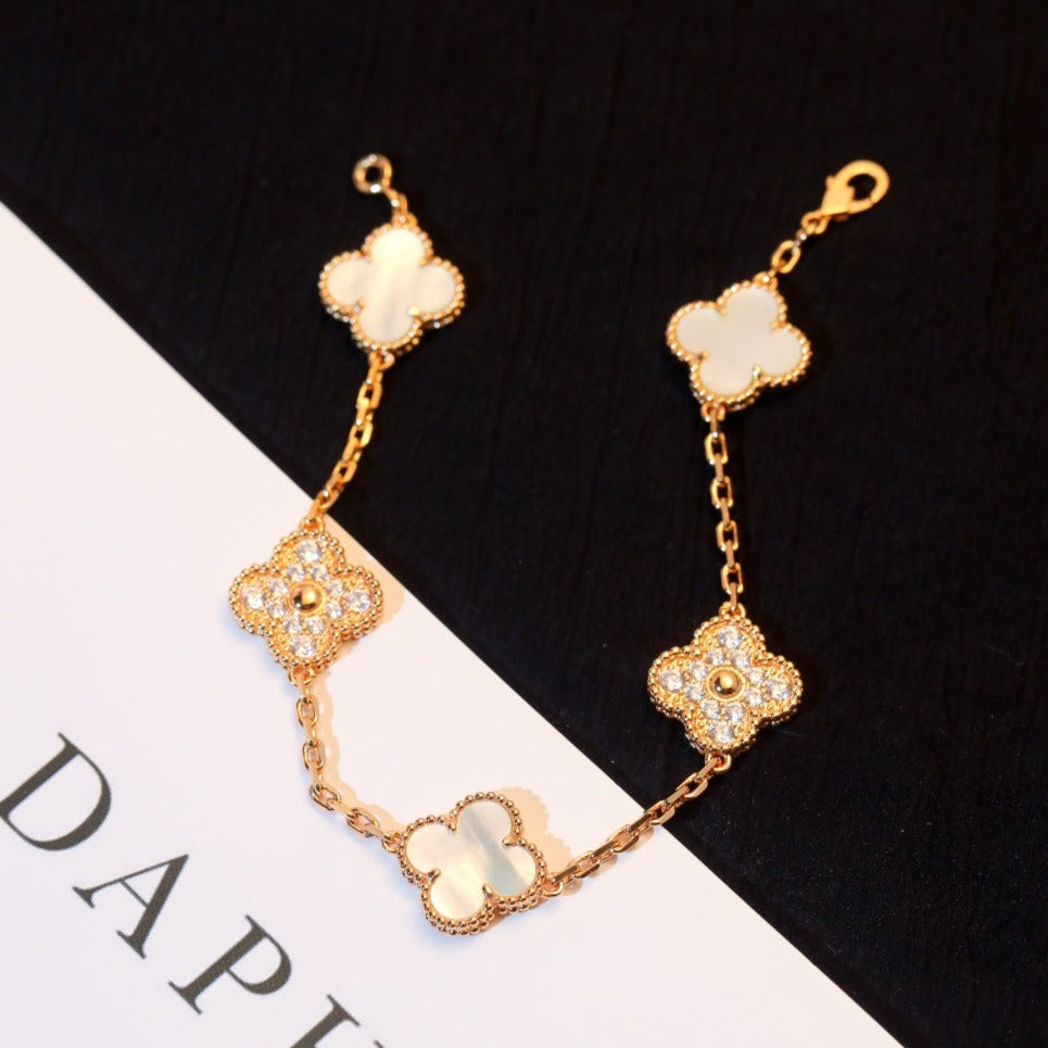 [ECHO ]CLOVER BRACELET 5 MOTIF WHITE MOP DIAMOND