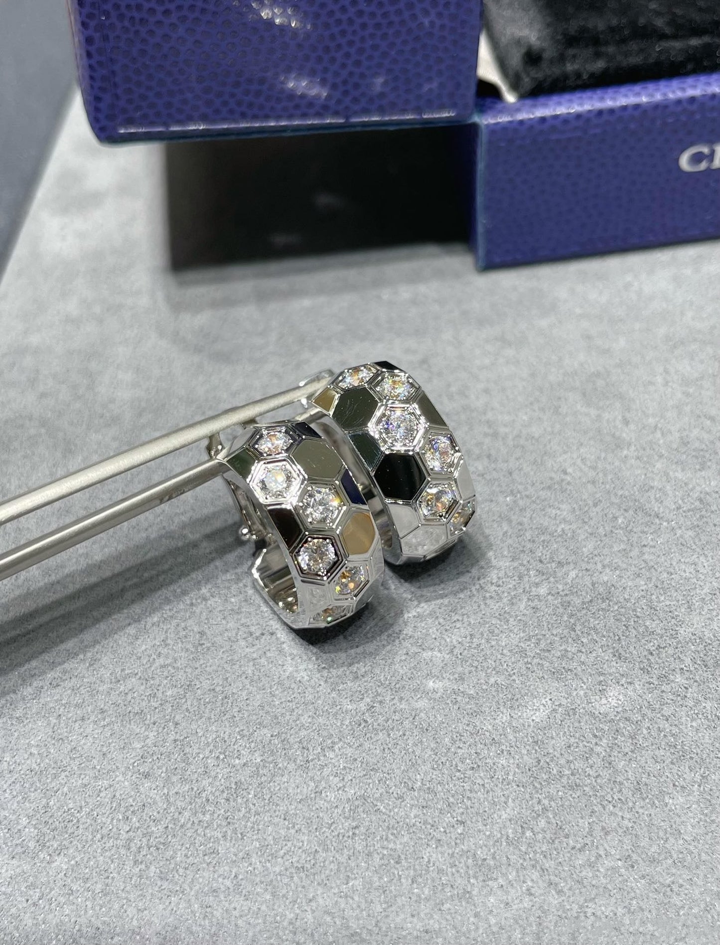 [ECHO ]BEE LOVE DIAMOND HOOP EARRINGS