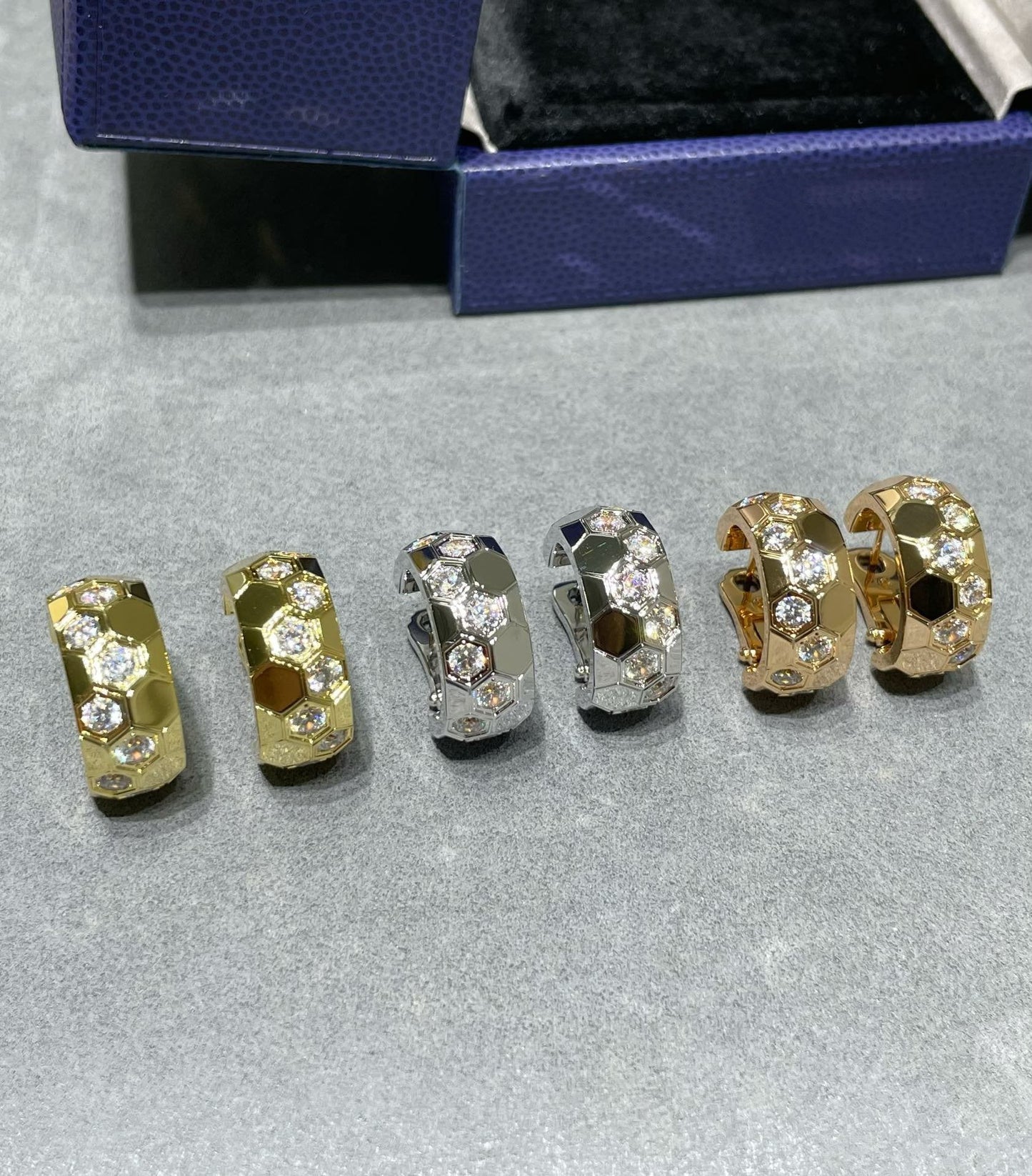 [ECHO ]BEE LOVE DIAMOND HOOP EARRINGS
