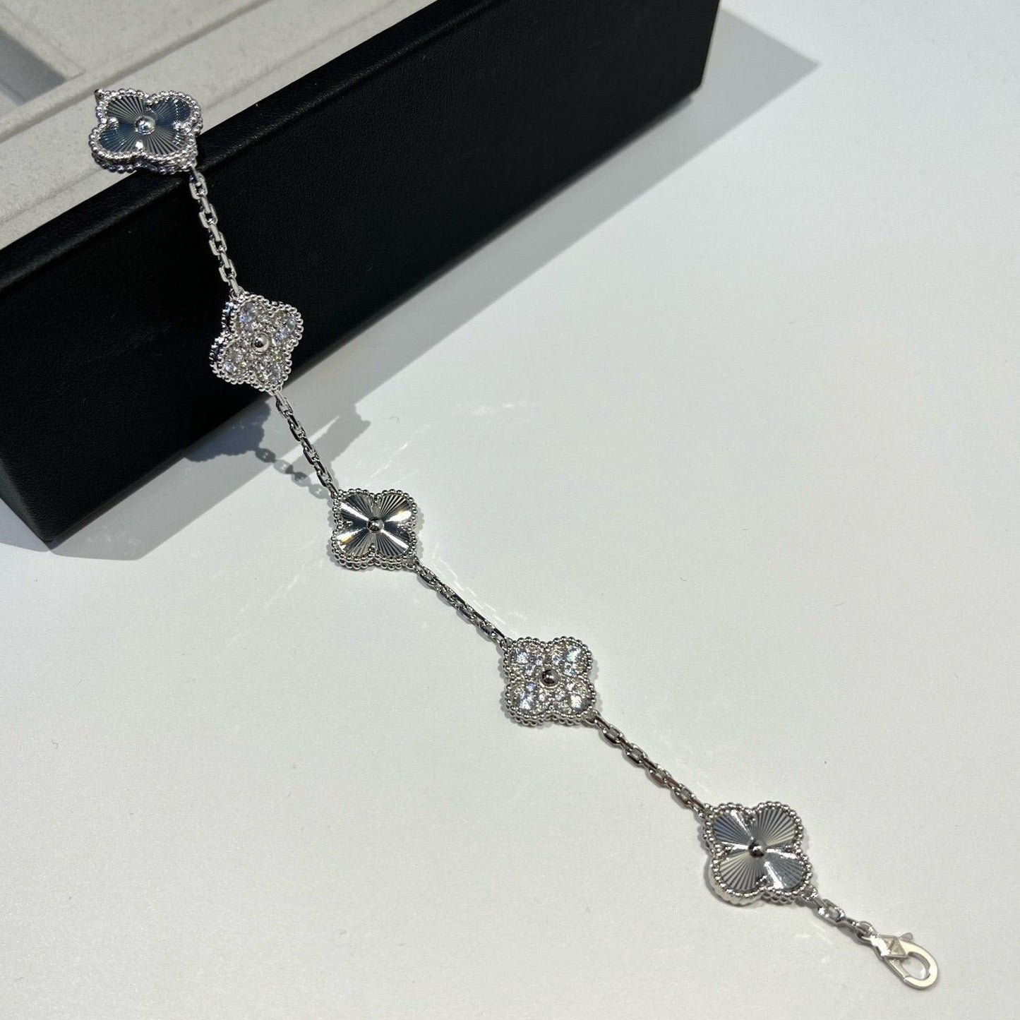 [ECHO ]CLOVER 5 MOTIF SILVER DIAMOND BRACELET