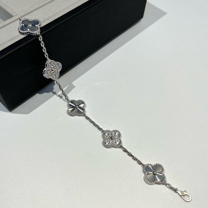 [ECHO ]CLOVER 5 MOTIF SILVER DIAMOND BRACELET