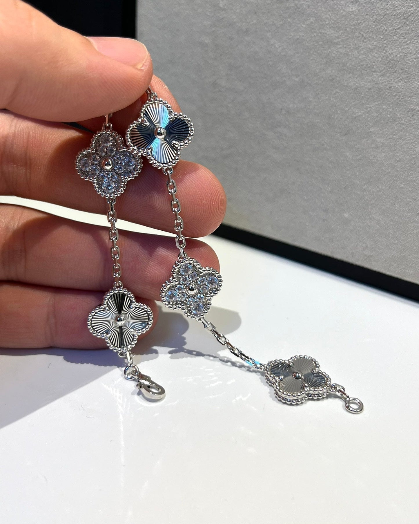 [ECHO ]CLOVER 5 MOTIF SILVER DIAMOND BRACELET