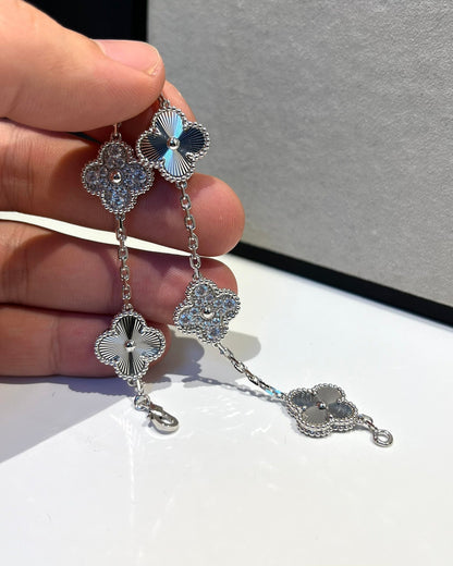 [ECHO ]CLOVER 5 MOTIF SILVER DIAMOND BRACELET