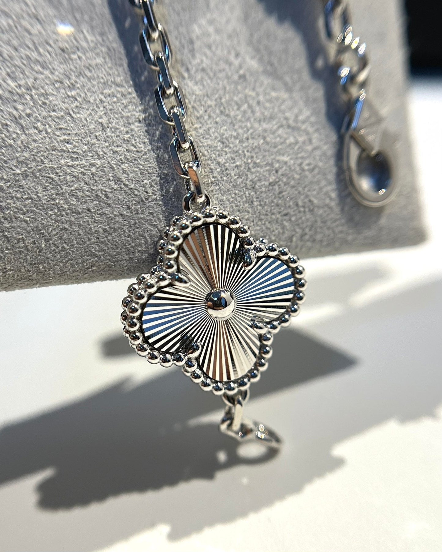 [ECHO ]CLOVER 5 MOTIF SILVER DIAMOND BRACELET