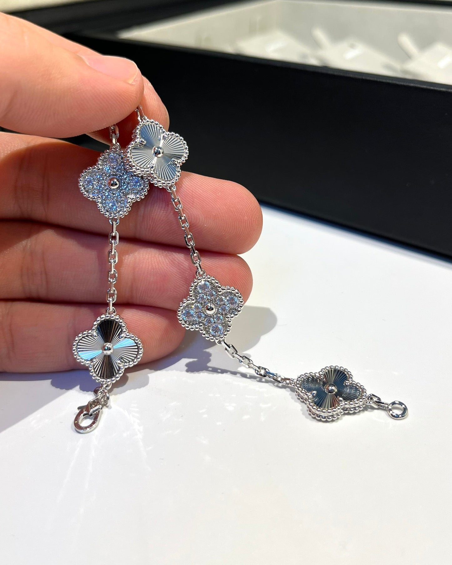 [ECHO ]CLOVER 5 MOTIF SILVER DIAMOND BRACELET