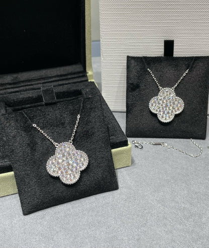 [ECHO ]CLOVER 25MM LARGE PENDANT DIAMOND PAVED SILVER NECKLACE