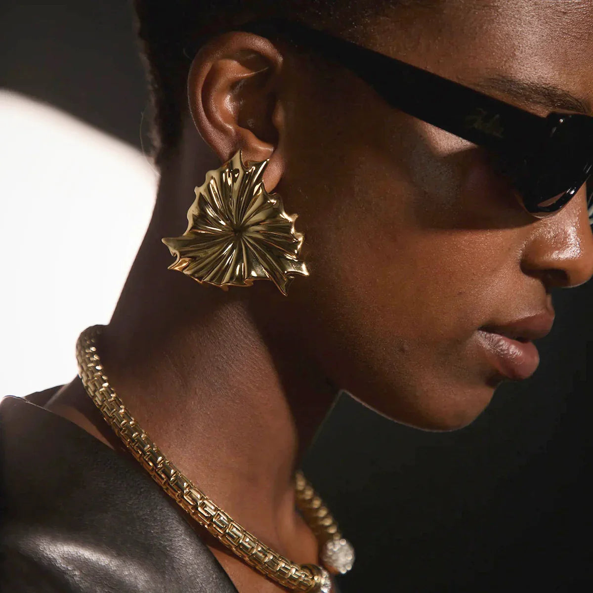 [Echo Fine]Rafaela Sculpted Petal Gold Earrings