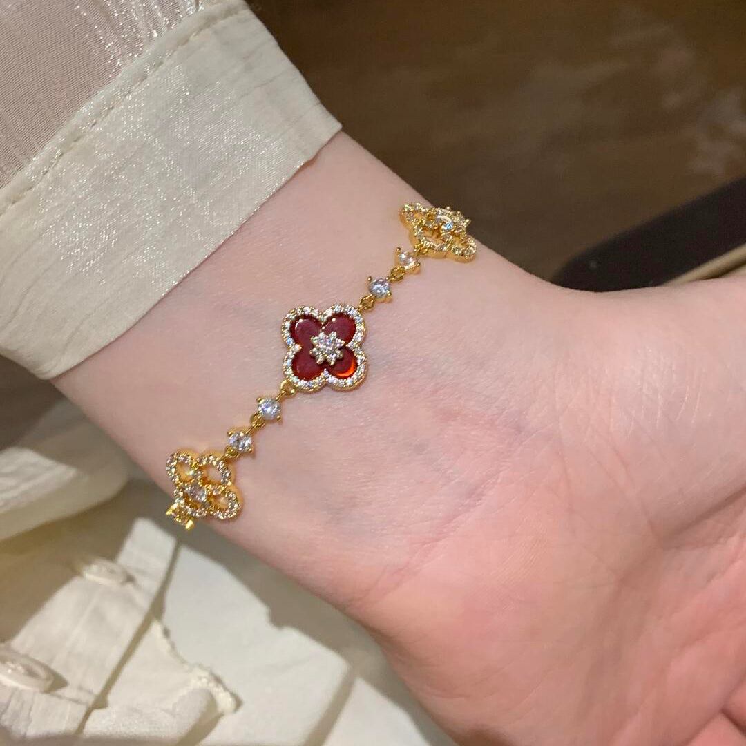 [ECHO ]CLOVER 5 MOTIF PINK BLUE RED WHITE BRACELET