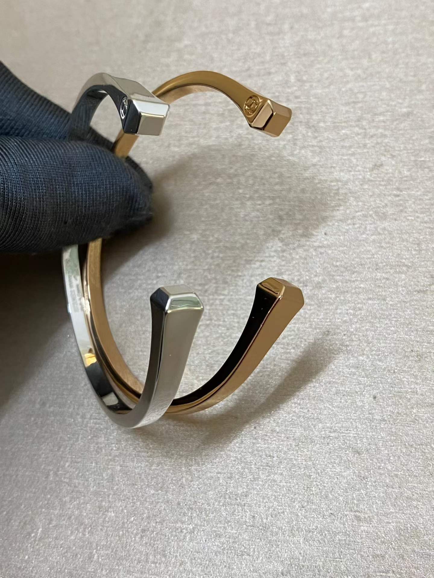 [ECHO ]CLOU DE FORGE SQUARE CONE STUDS OPEN CUFF ONE SIZE