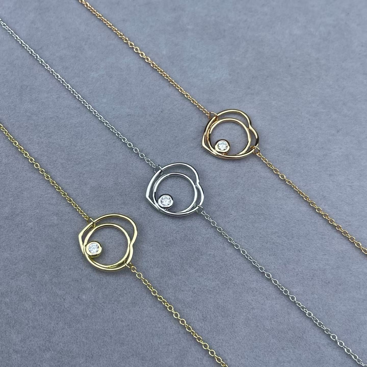 [ECHO ]HOLLOW HEART SINGLE DIAMOND BRACELET