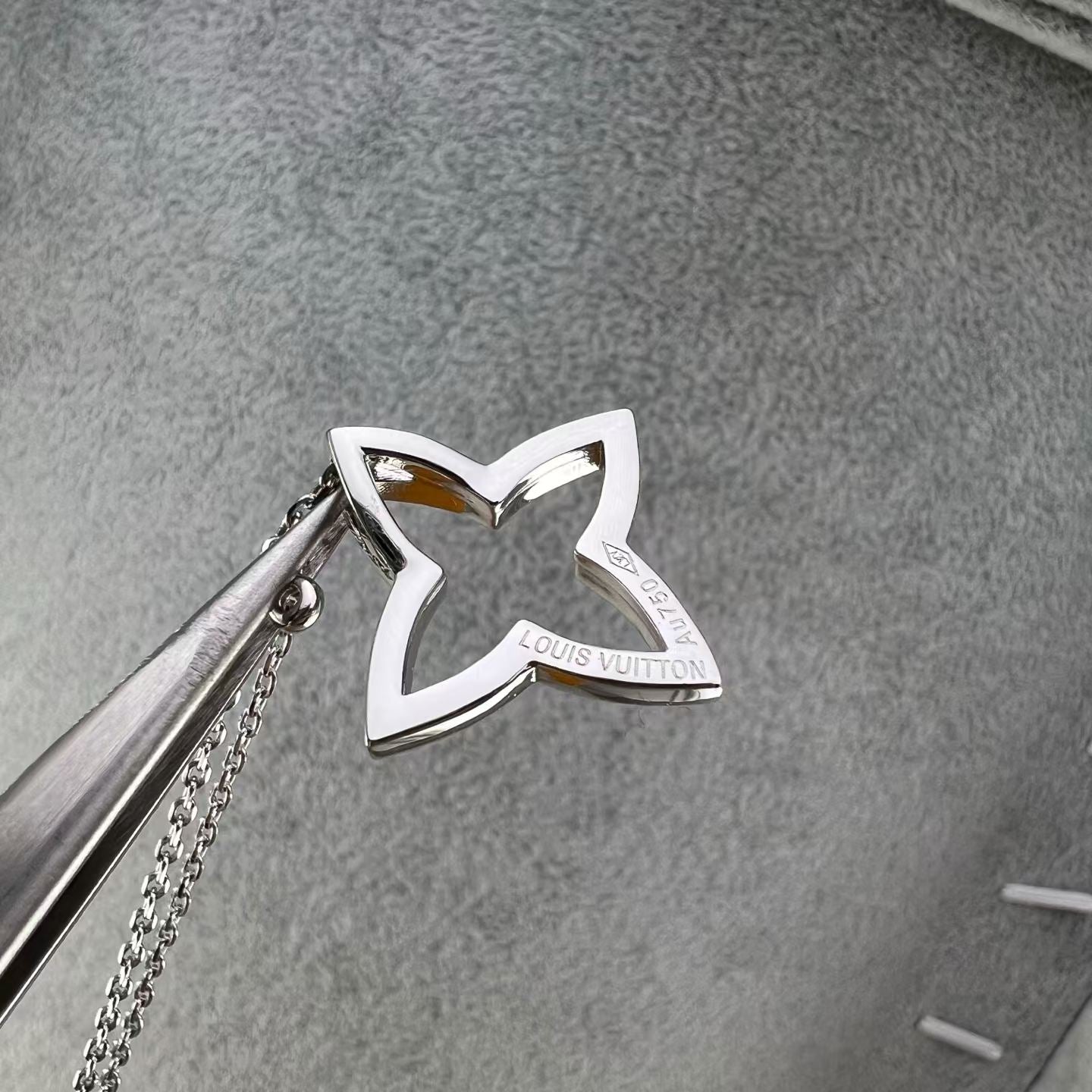 [ECHO ]FOUR-LEAF CLOVER OPENWORK NECKLACE