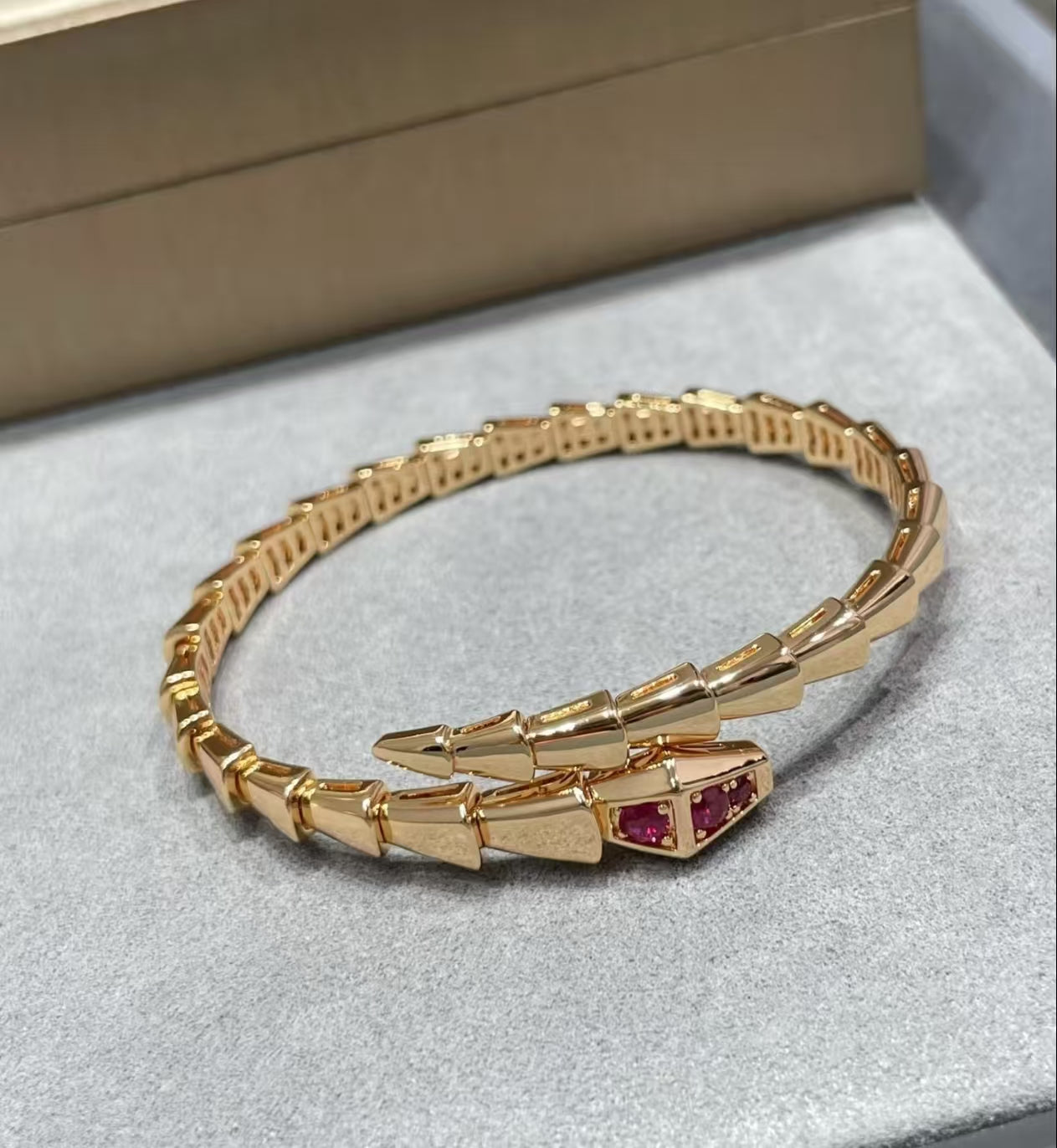 [ECHO ]NEW ！SERPENTI BRACELET DIAMONDS PINK GOLD