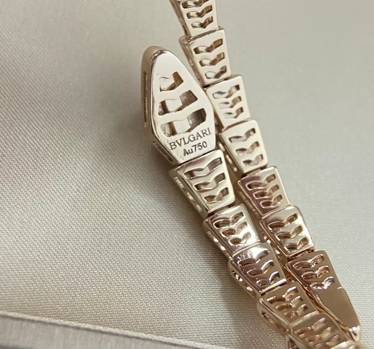 [ECHO ]NEW ！SERPENTI BRACELET DIAMONDS PINK GOLD