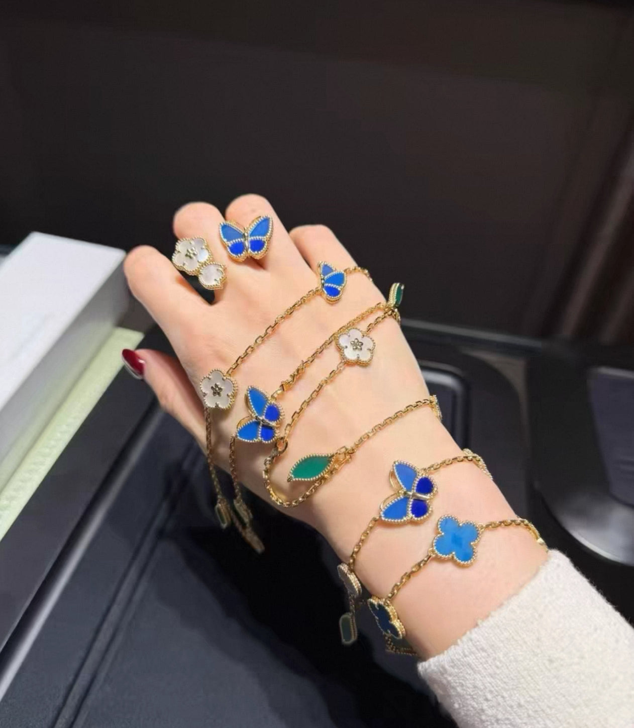 [ECHO ]LUCKY SPRING GOLD BLUESTONE WHITE MOTHER-OF-PEARL BRACELET
